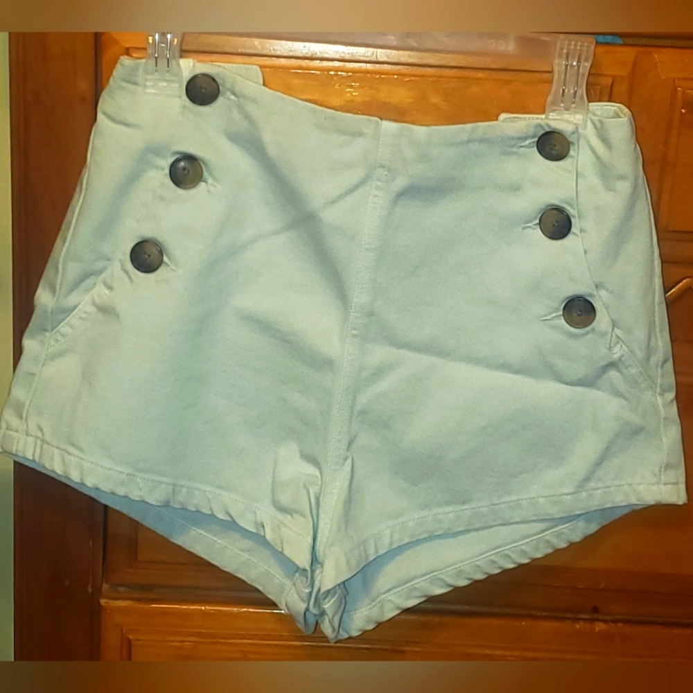 Zara  High Waist Shorts with Button Accents Sz 6